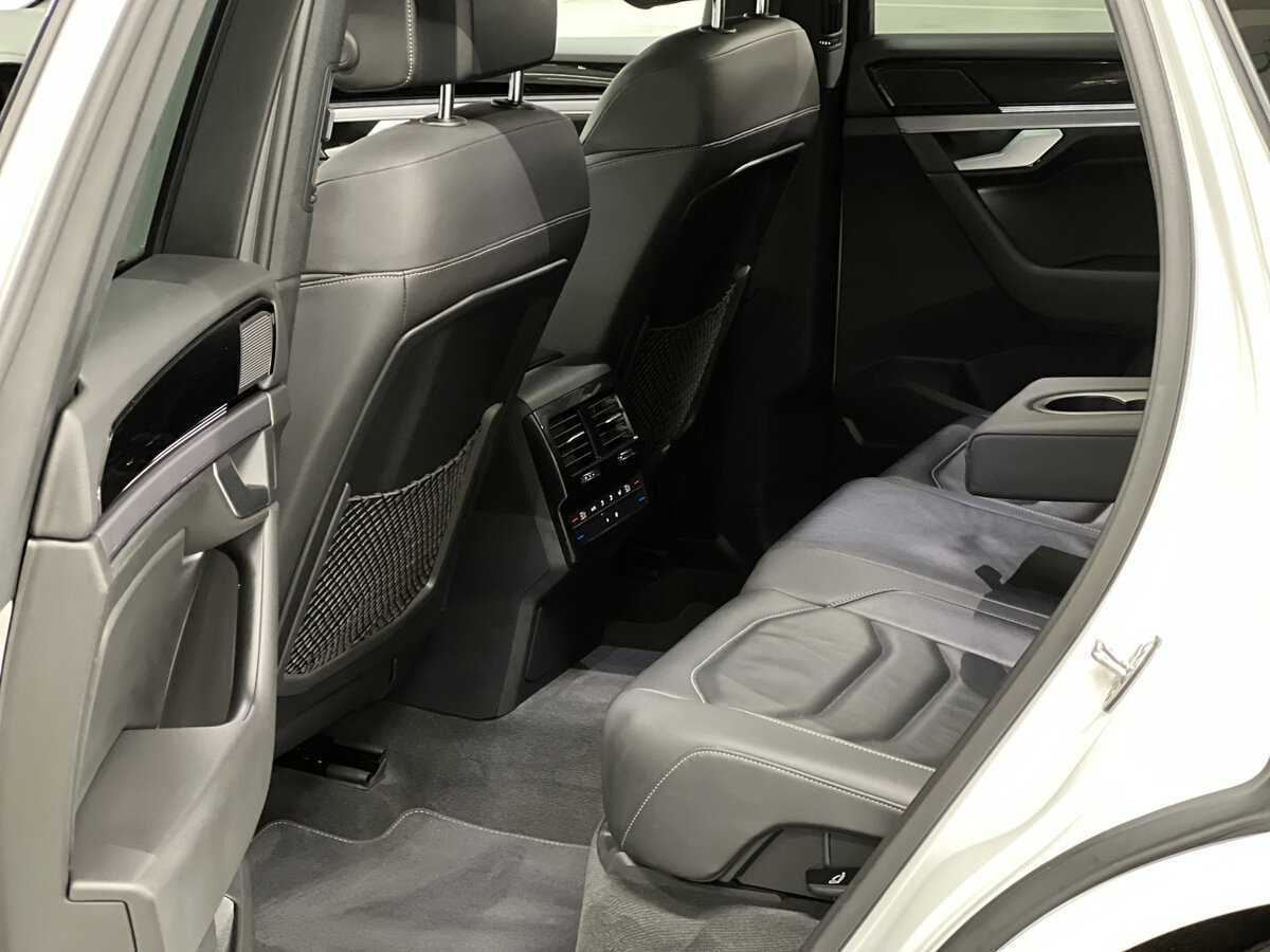 Купить Volkswagen Touareg, 2018, 198 264 км, фото №12