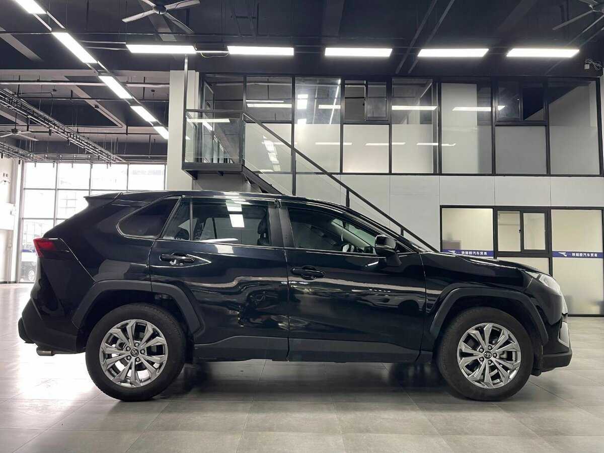 Купить Toyota RAV4, 2023, 5 470 км, фото №7