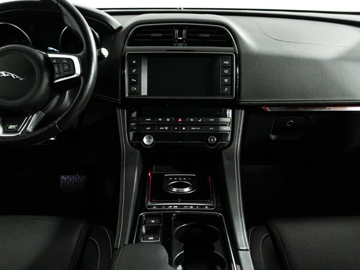 Купить Jaguar F-Pace, 2018, 30 961 км, фото №14