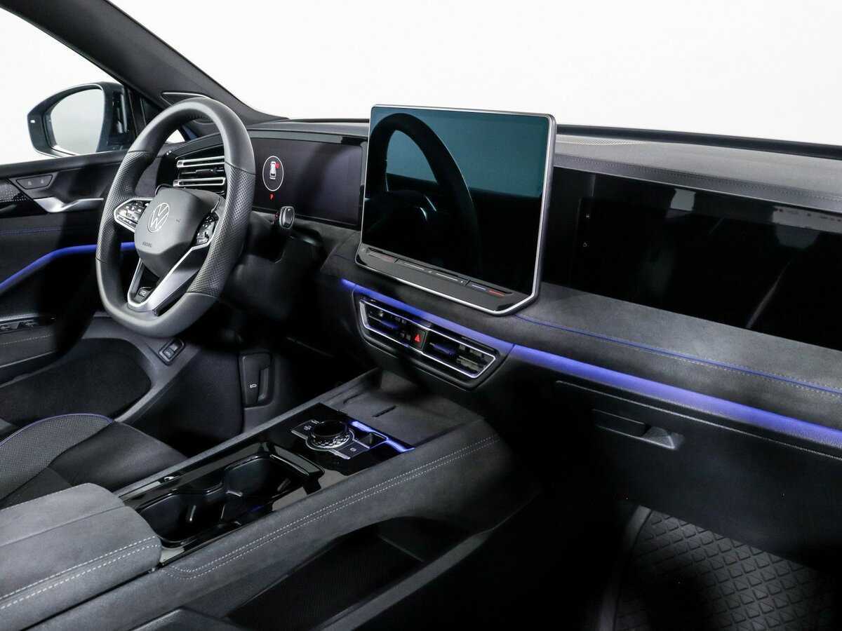 Купить Volkswagen Tiguan L Pro, 2024, 3 228 км, фото №6