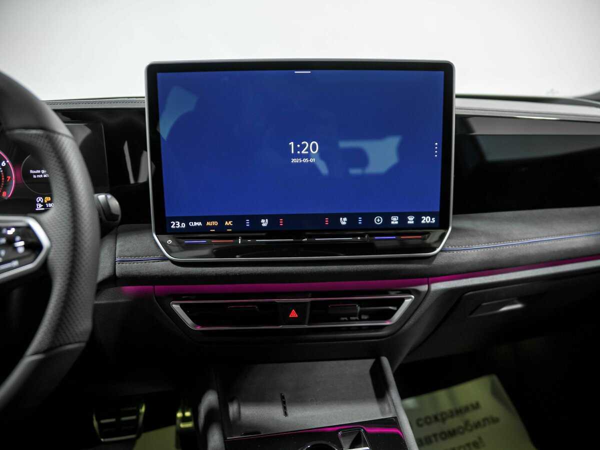 Купить Volkswagen Tiguan L Pro, 2024, 230 км, фото №12