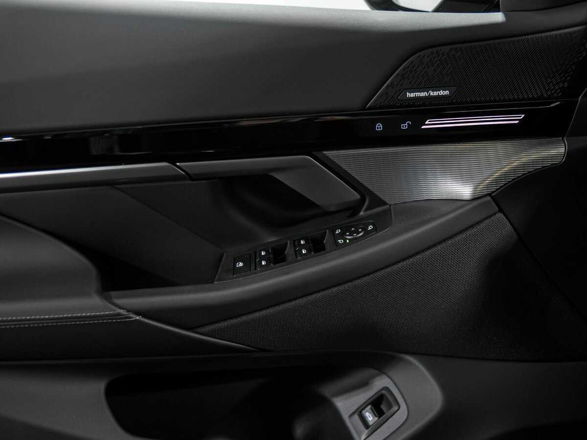 Купить BMW 5 серии 520d xDrive, 2024, 8 594 км, фото №14