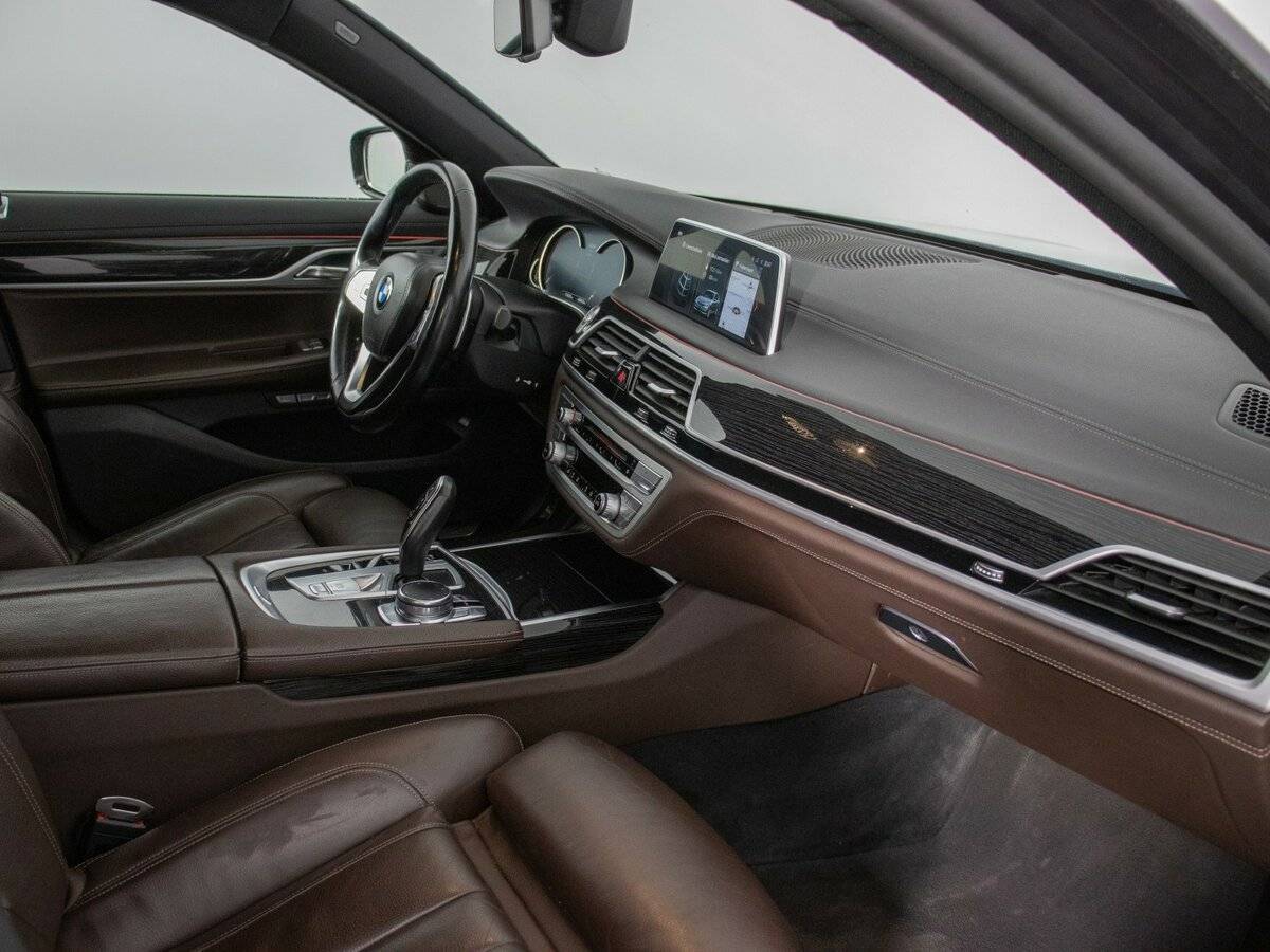 Купить BMW 7 серии 730i, 2017, 174 635 км, фото №10
