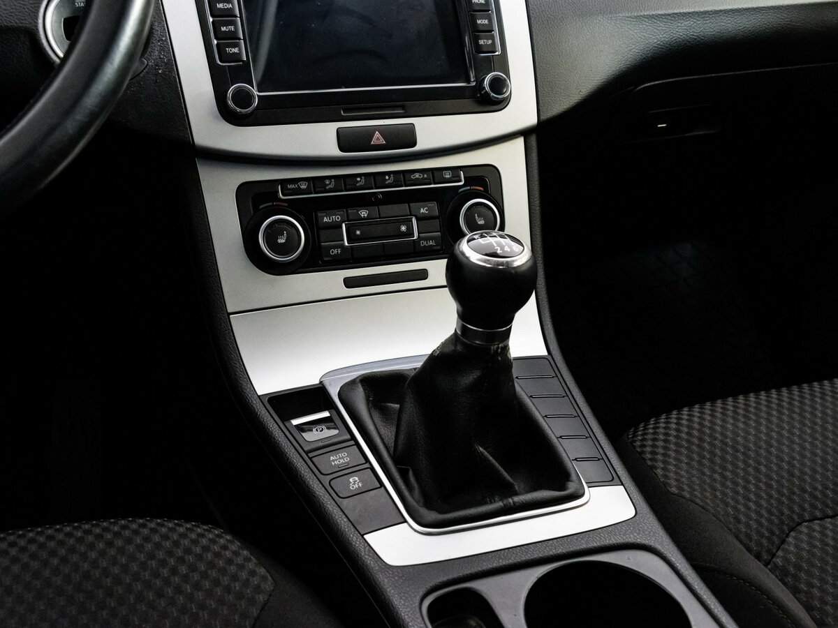 Купить Volkswagen Passat, 2011, 298 479 км, фото №9