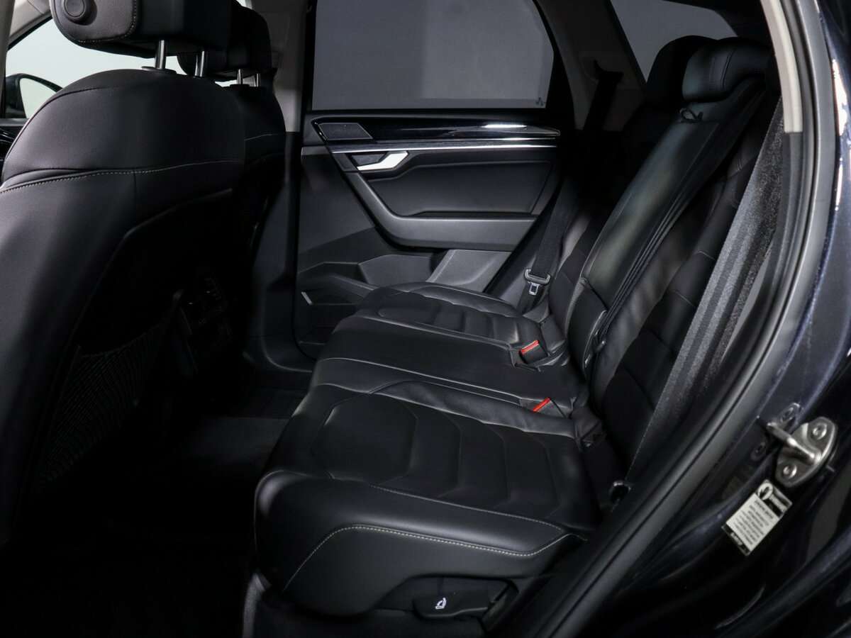 Купить Volkswagen Touareg, 2018, 229 320 км, фото №5