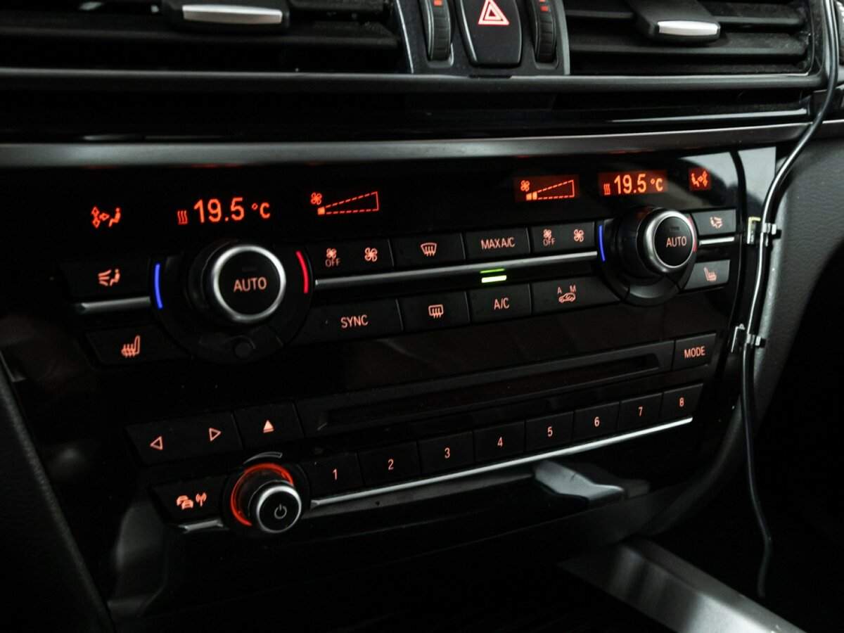 Купить BMW X5 35i, 2015, 141 282 км, фото №18