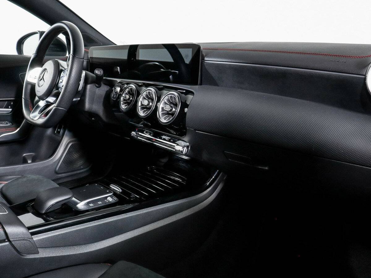 Купить Mercedes-Benz CLA 200, 2021, 35 909 км, фото №9