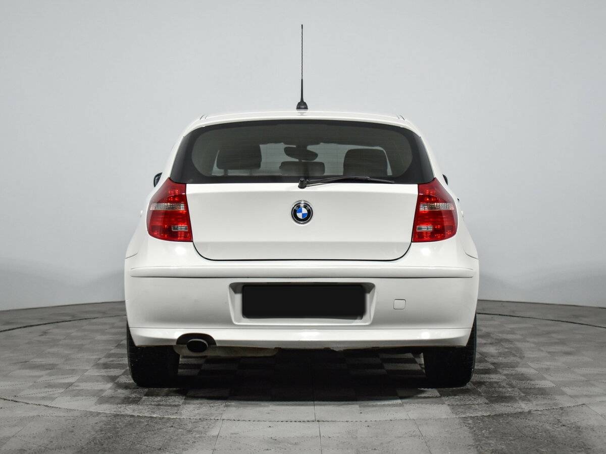 Купить BMW 1 серии 116i, 2010, 216 127 км, фото №6