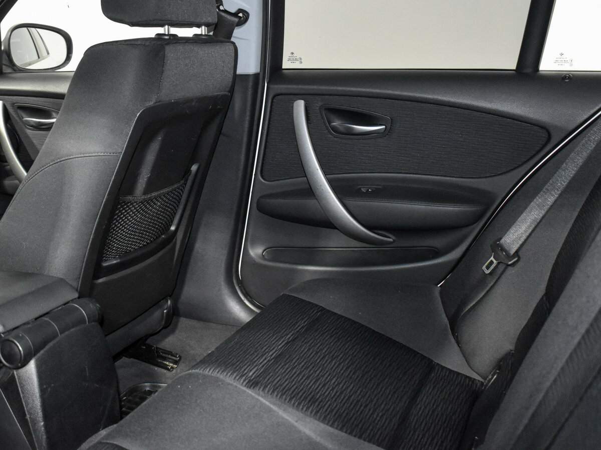 Купить BMW 1 серии 116i, 2010, 216 127 км, фото №12