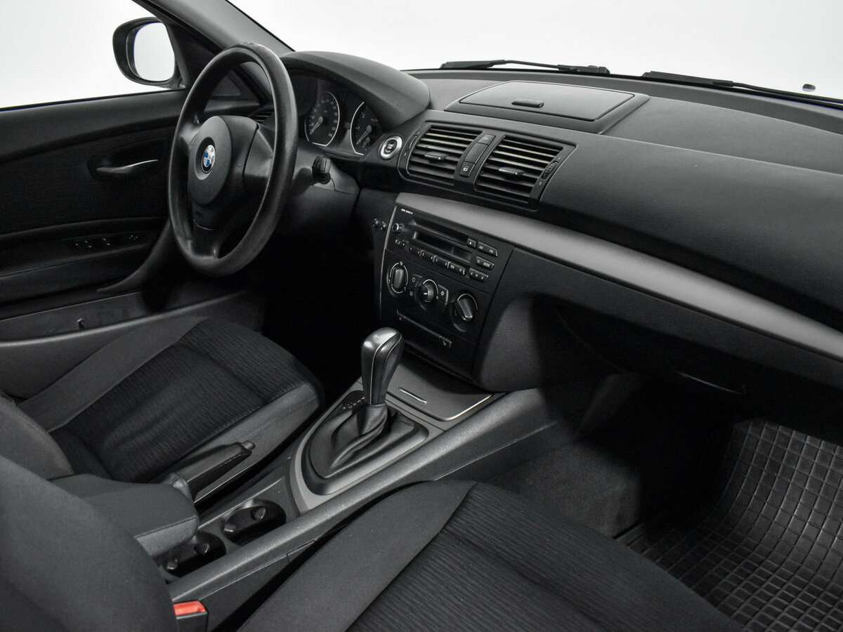 Купить BMW 1 серии 116i, 2010, 216 127 км, фото №15