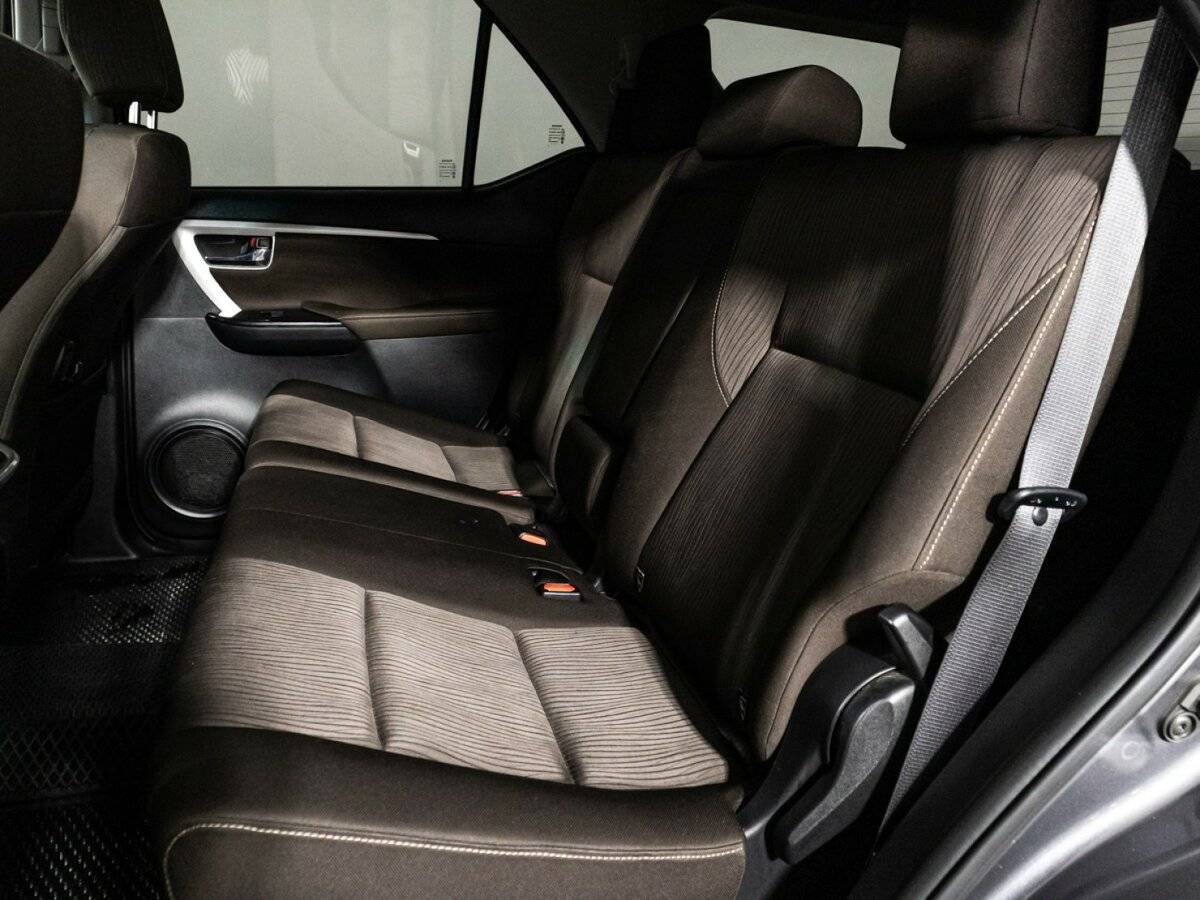 Купить Toyota Fortuner, 2017, 125 276 км, фото №8