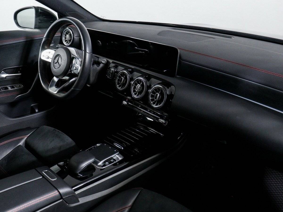 Купить Mercedes-Benz CLA 200, 2019, 31 090 км, фото №13