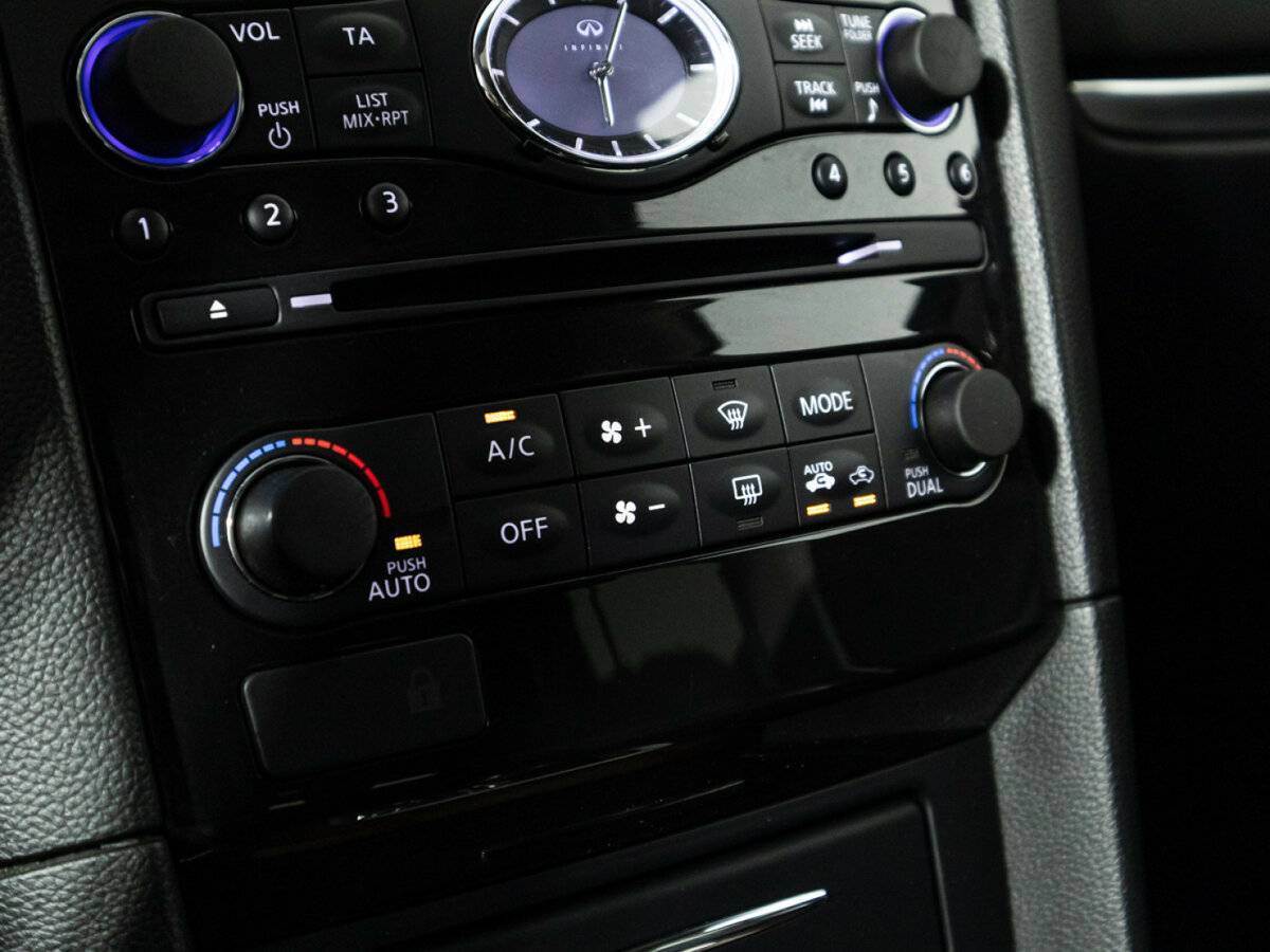 Купить Infiniti QX70, 2016, 89 100 км, фото №23