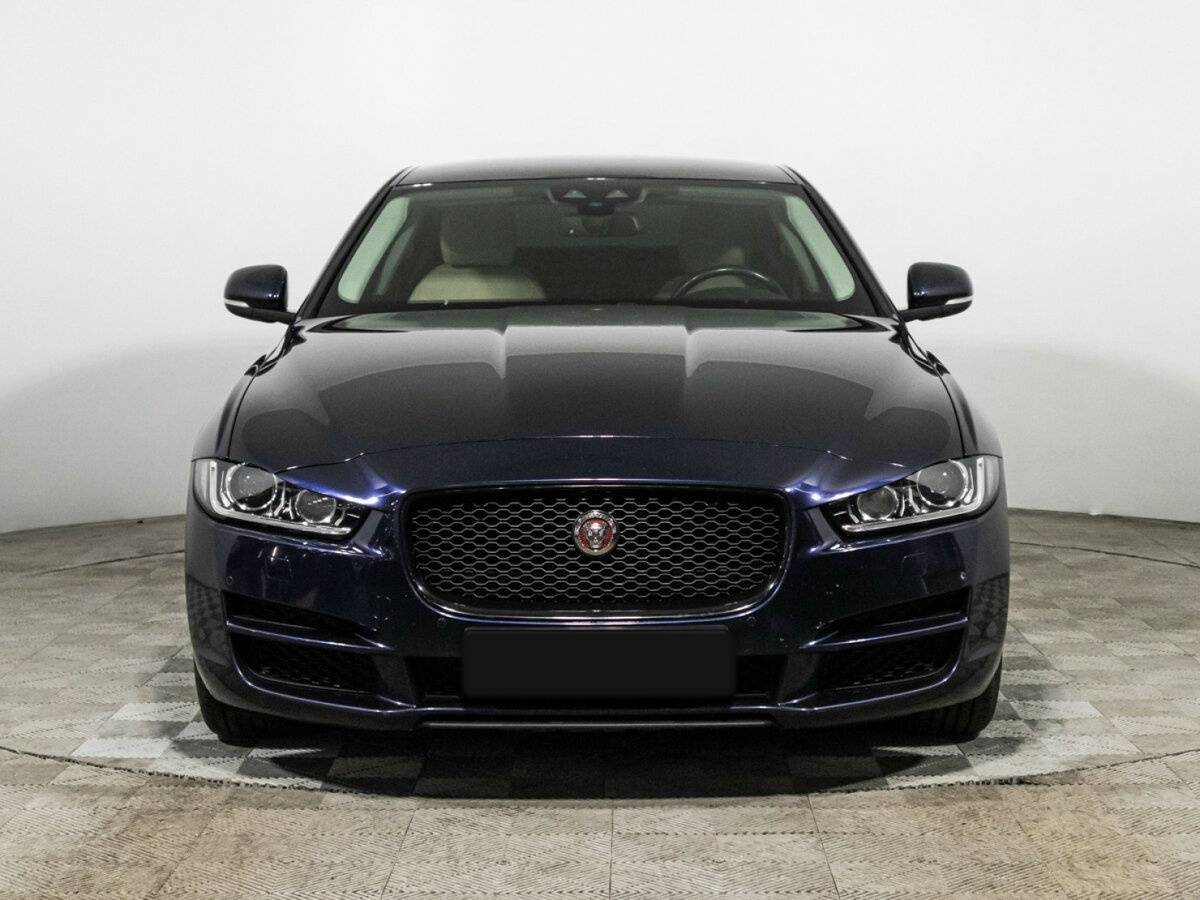 Jaguar XE