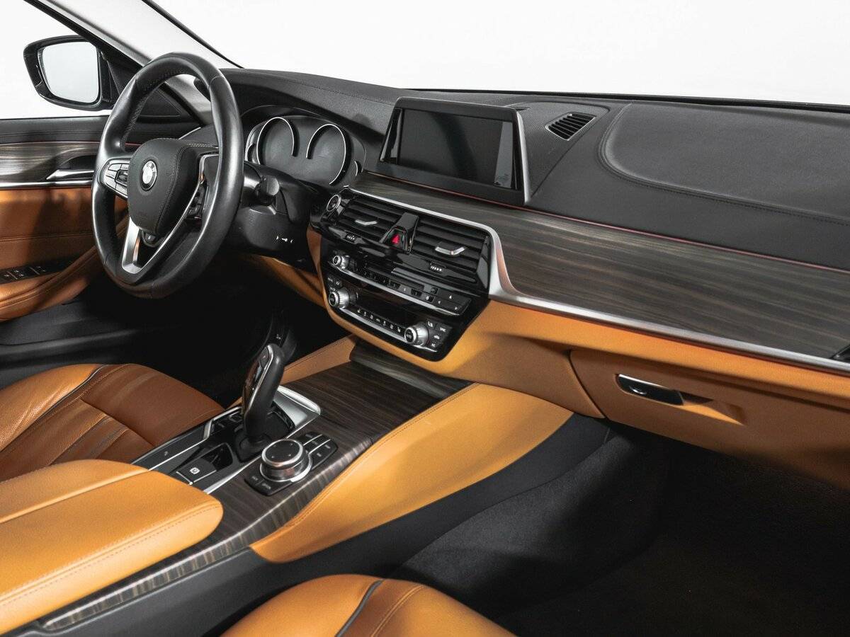 Купить BMW 5 серии 520d xDrive, 2018, 28 990 км, фото №9