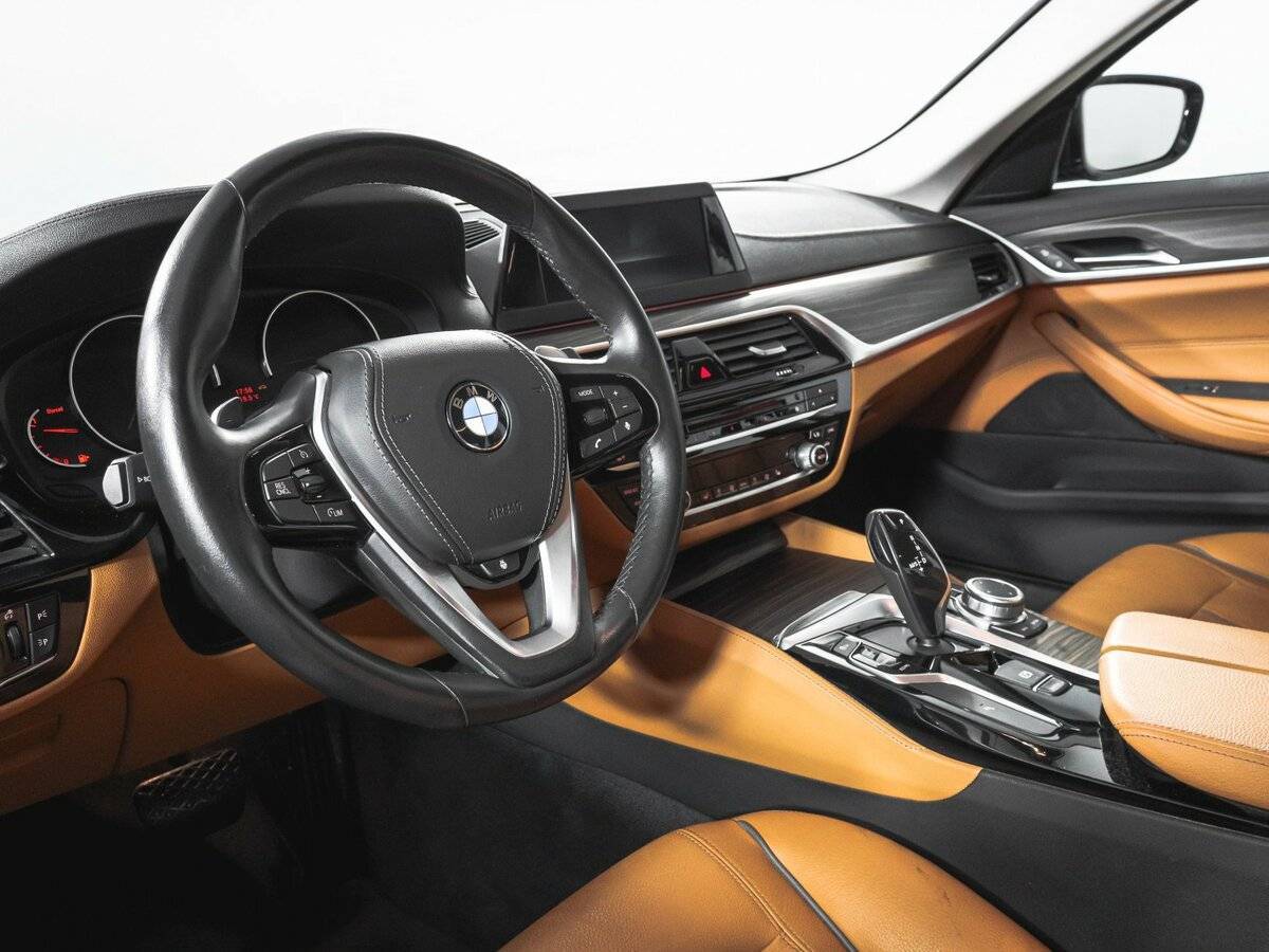 Купить BMW 5 серии 520d xDrive, 2018, 28 990 км, фото №14