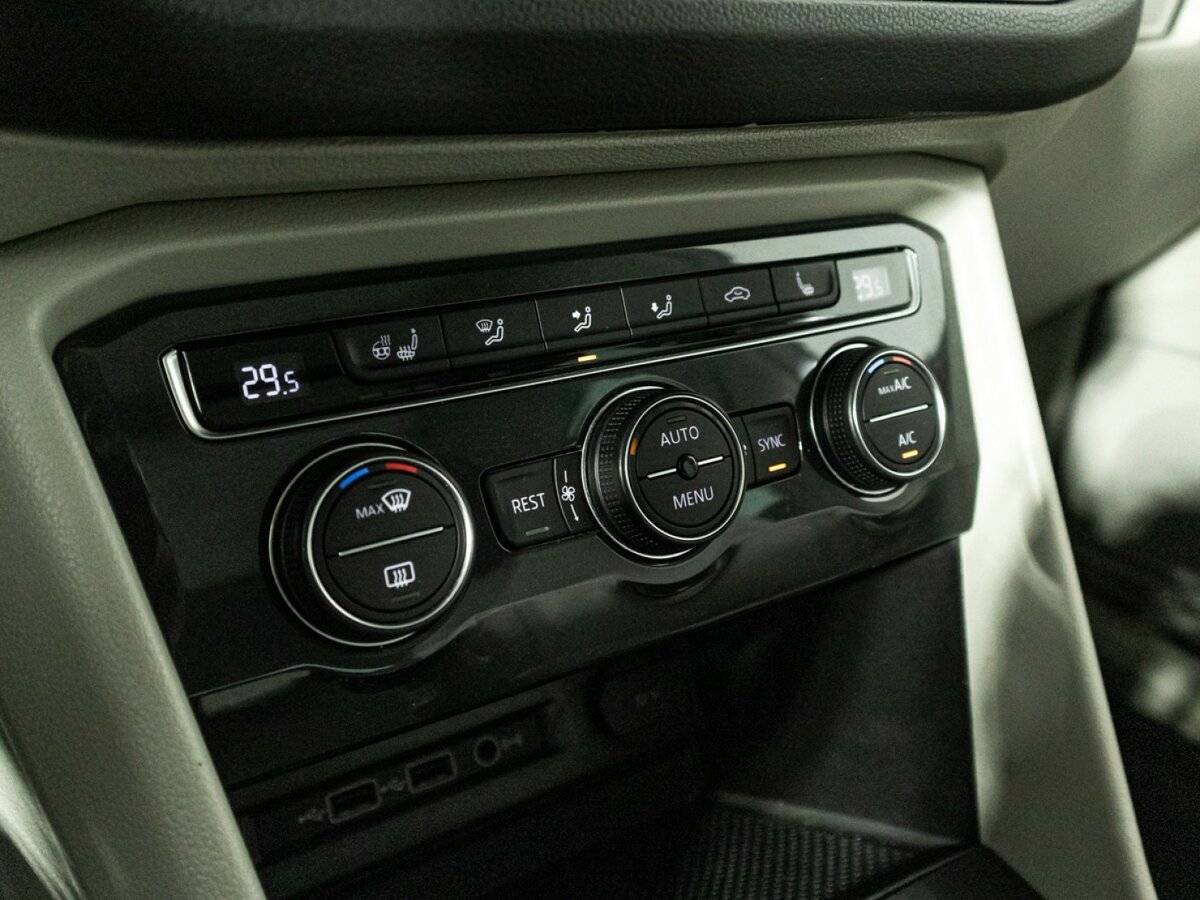 Купить Volkswagen Tiguan, 2018, 136 888 км, фото №15