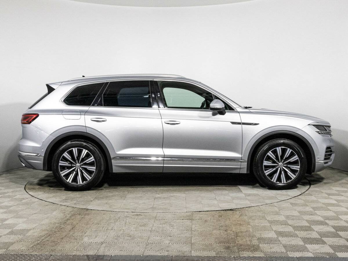 Купить Volkswagen Touareg, 2018, 142 477 км, фото №4