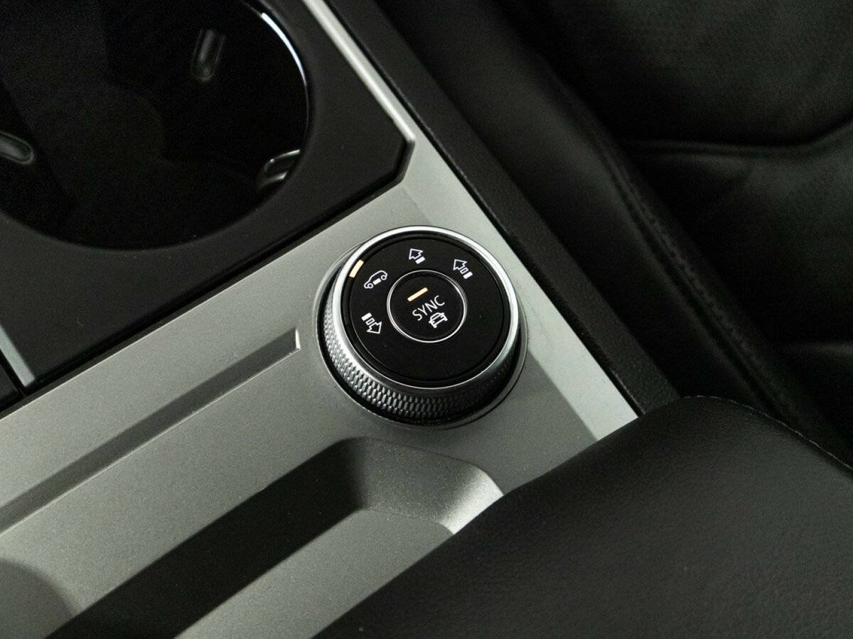 Купить Volkswagen Touareg, 2018, 142 477 км, фото №20