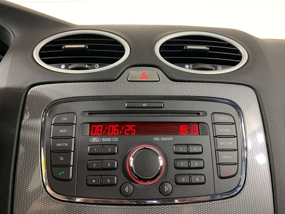 Купить Ford Focus, 2010, 290 338 км, фото №15