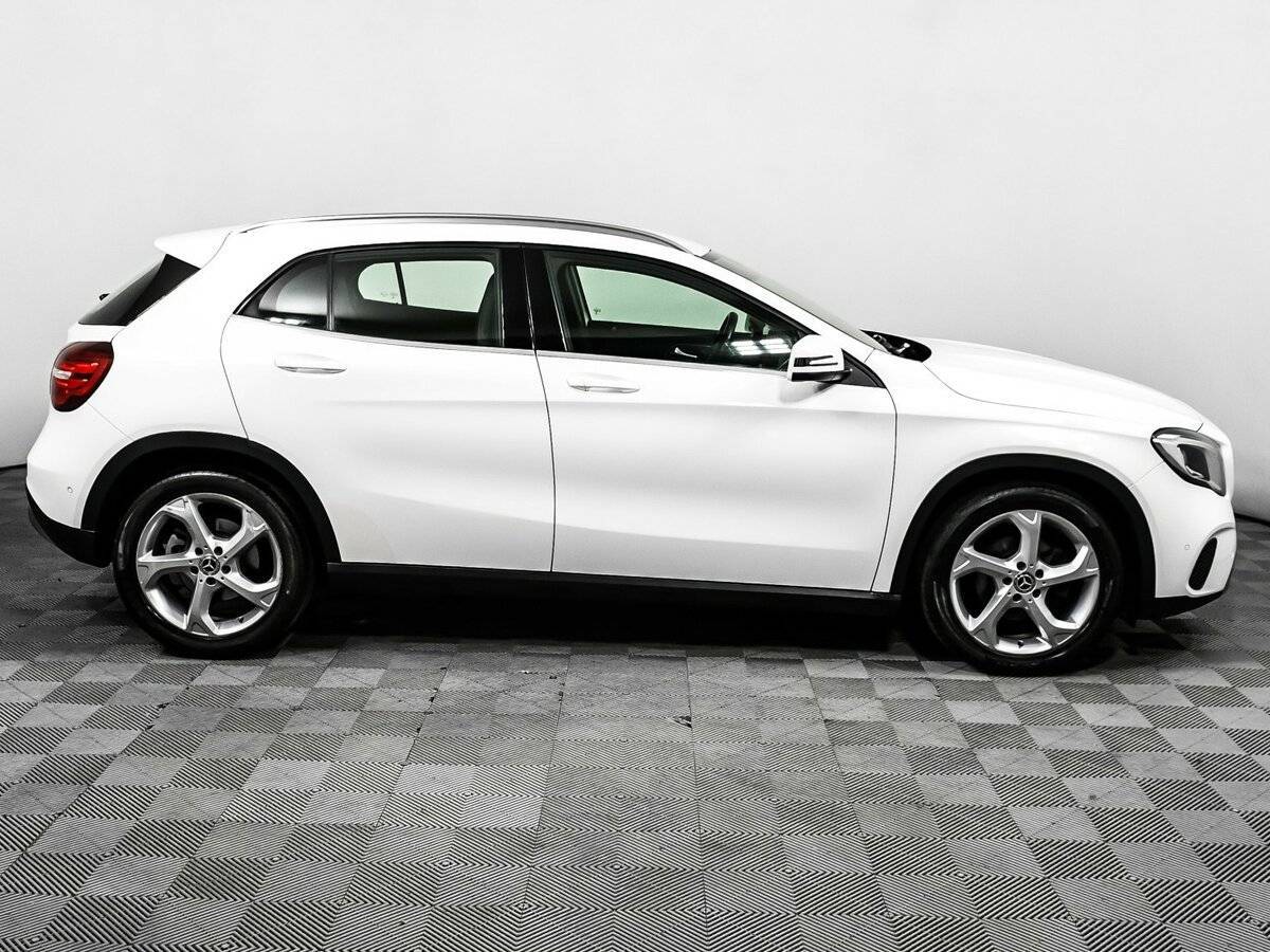 Купить Mercedes-Benz GLA 200, 2019, 94 360 км, фото №4