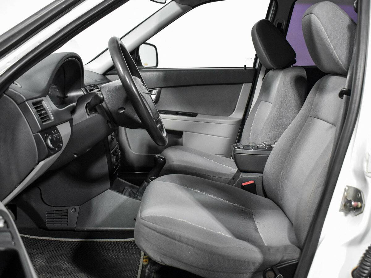 Купить Lada (ВАЗ) Priora, 2011, 218 769 км, фото №12