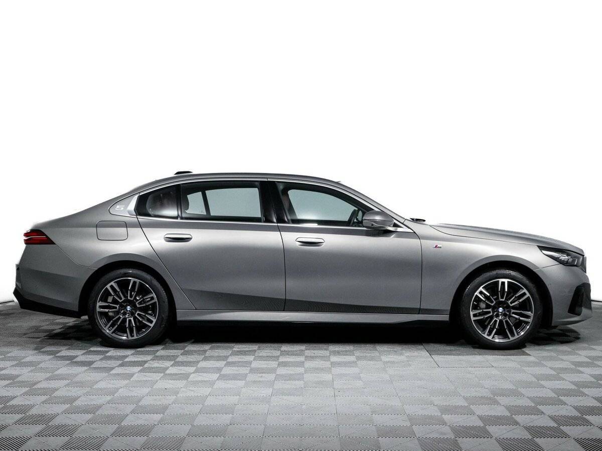Купить BMW 5 серии Long 530Li, 2024, 5 850 км, фото №4