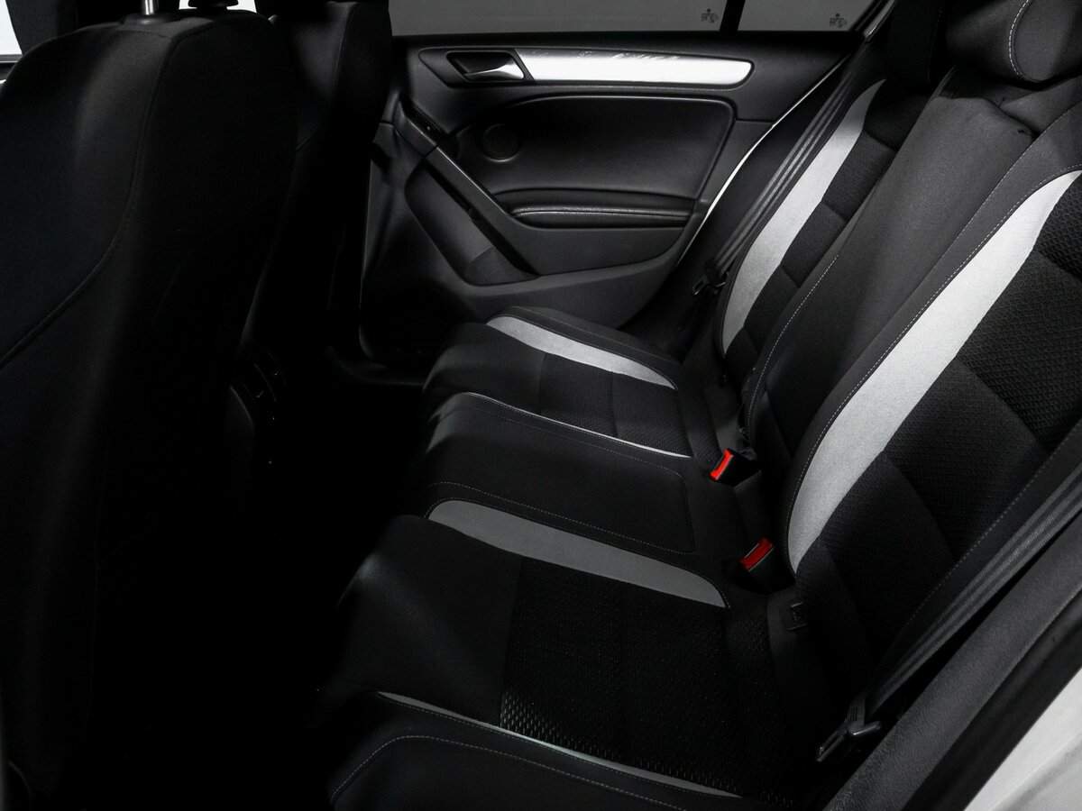 Купить Volkswagen Golf R, 2012, 259 132 км, фото №10