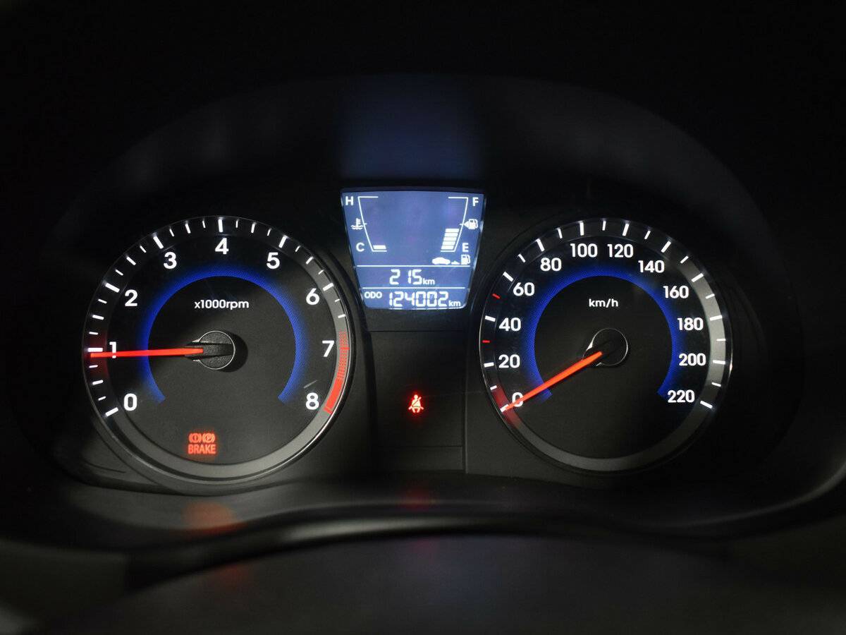 Купить Hyundai Solaris, 2011, 123 914 км, фото №13