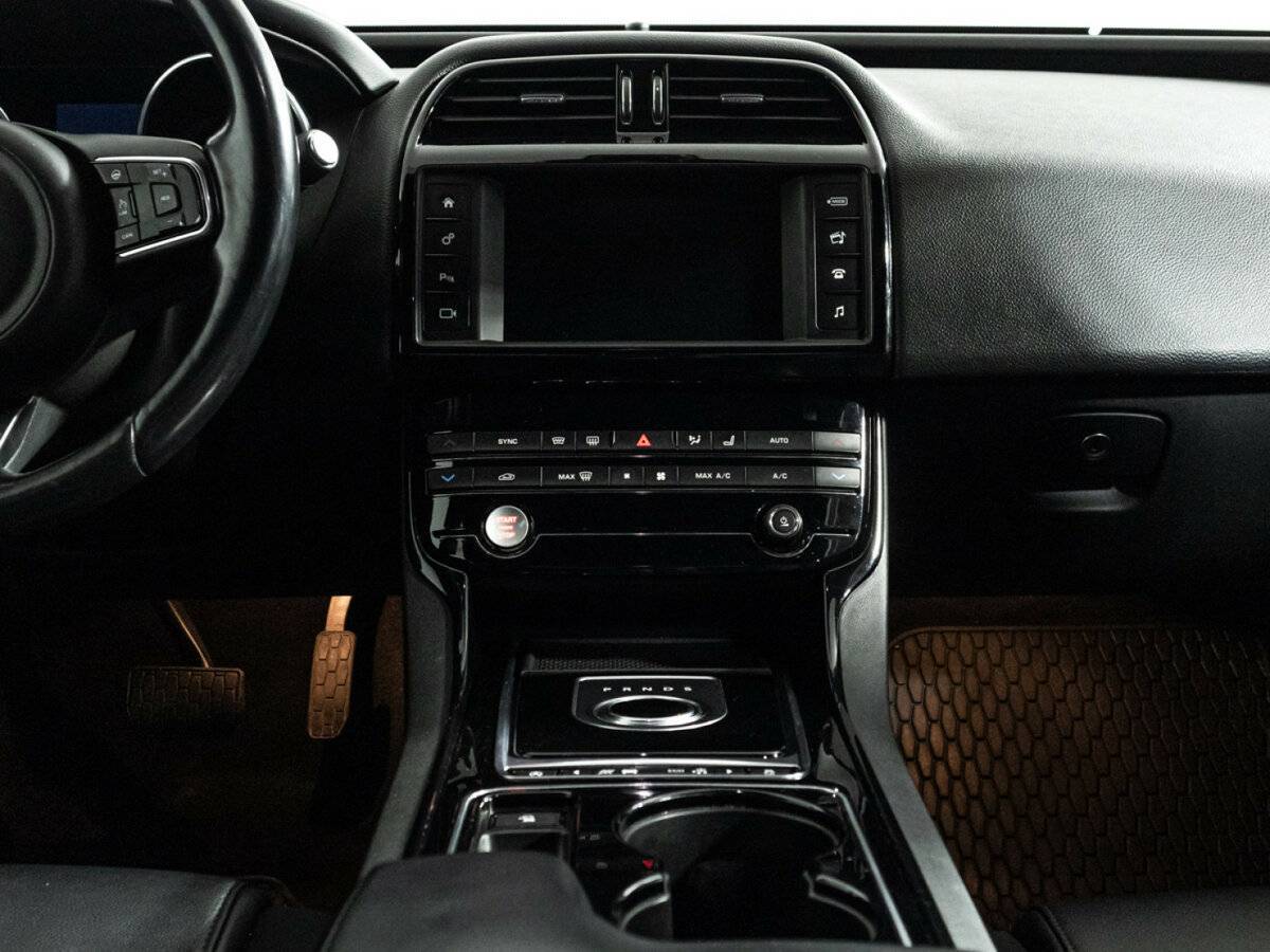 Купить Jaguar XE, 2016, 126 262 км, фото №14