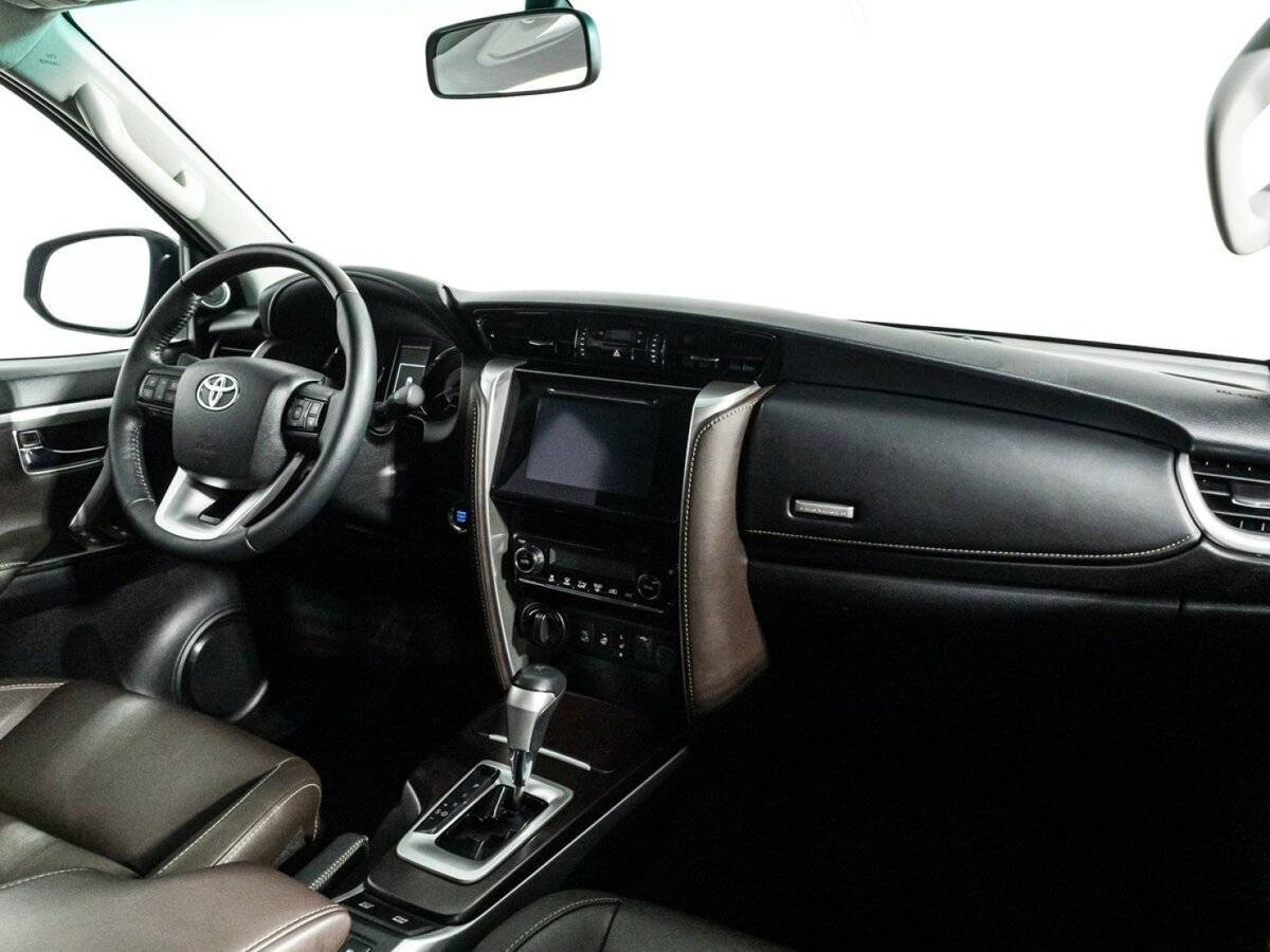 Купить Toyota Fortuner, 2017, 72 296 км, фото №9