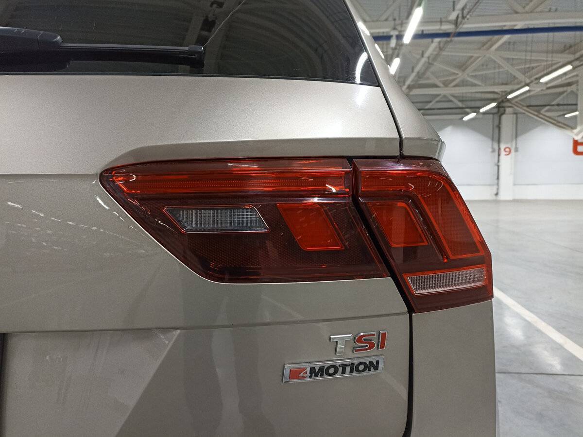 Купить Volkswagen Tiguan, 2017, 203 201 км, фото №9