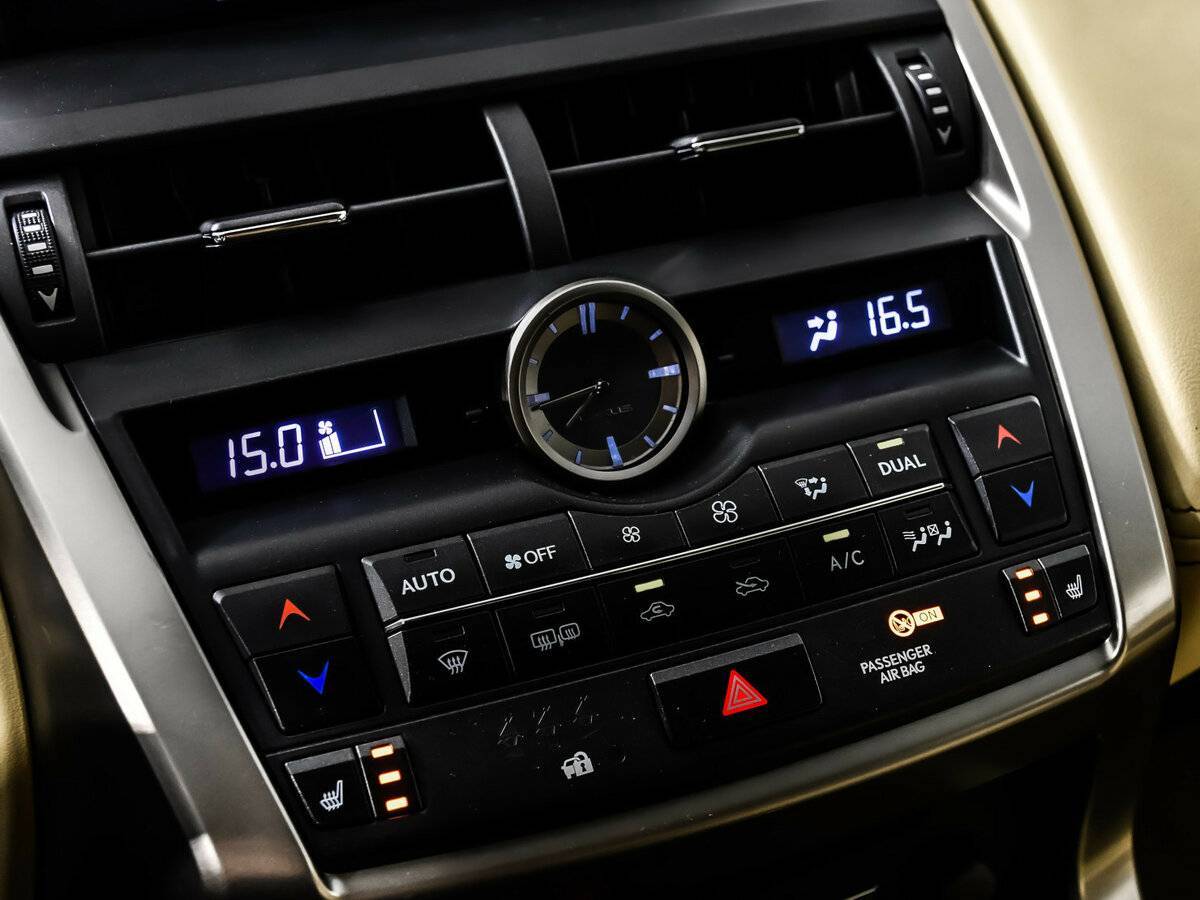 Купить Lexus NX 200t, 2015, 70 796 км, фото №22