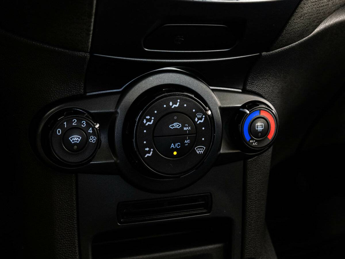 Купить Ford Fiesta Mk6 Рестайлинг, 2016, 85 502 км, фото №11