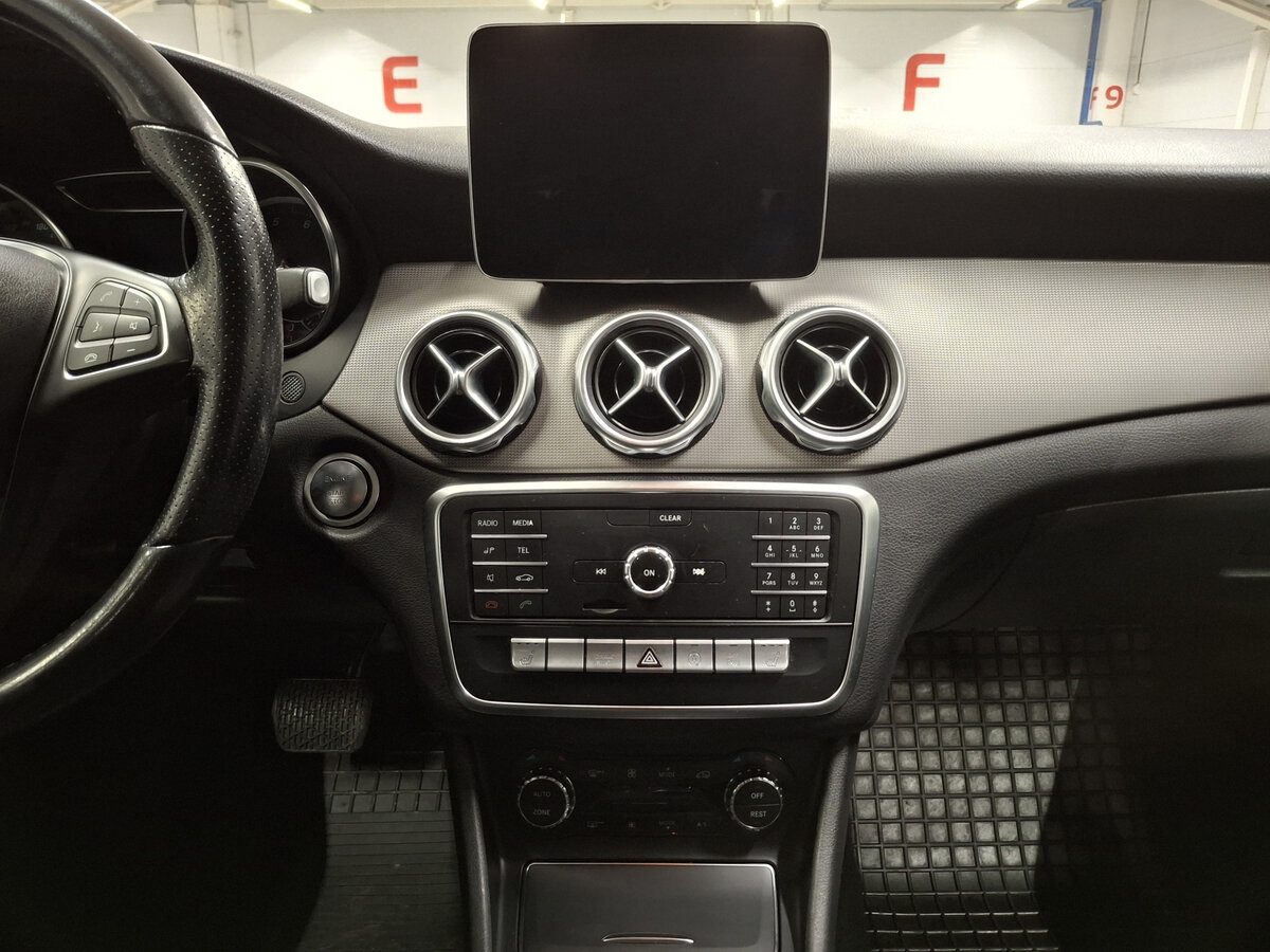 Купить Mercedes-Benz GLA 200 I (X156) Рестайлинг, 2018, 199 891 км, фото №15