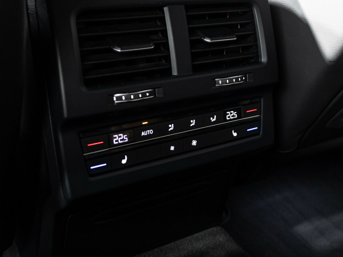 Купить Volkswagen Touareg III, 2019, 108 829 км, фото №17