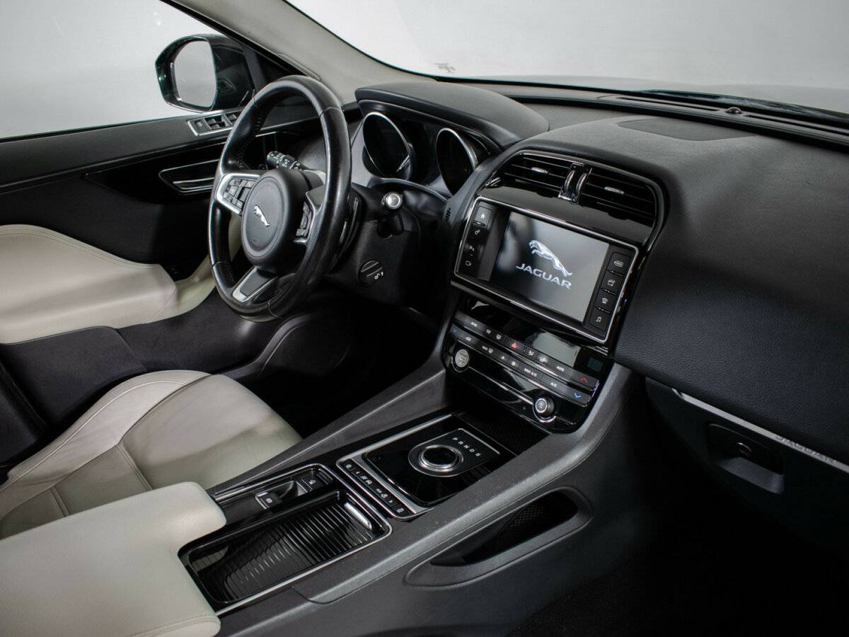 Купить Jaguar F-Pace I, 2017, 108 000 км, фото №9