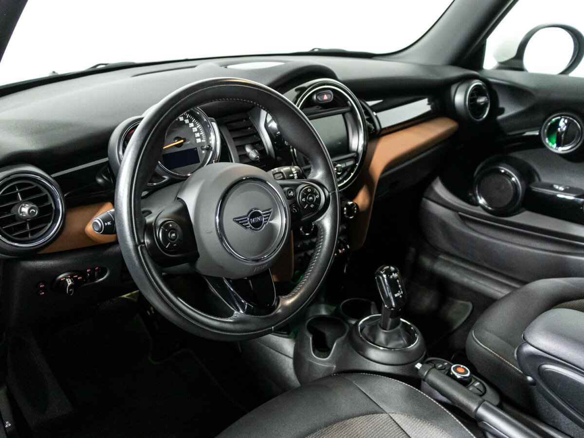 Купить Mini Hatch Cooper III (F55/F56) Рестайлинг, 2020, 33 369 км, фото №11