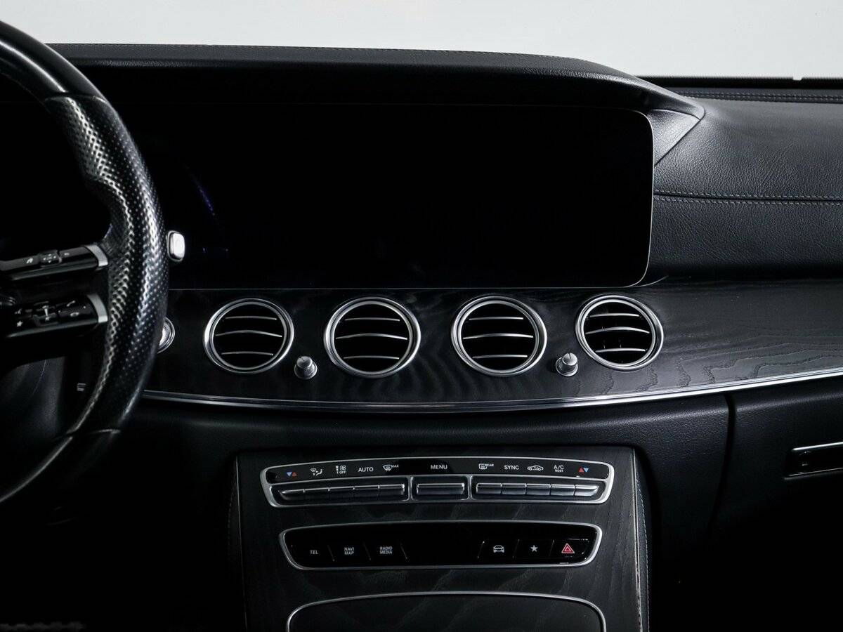 Купить Mercedes-Benz E-Класс 220 d V (W213, S213, C238) Рестайлинг, 2020, 89 222 км, фото №11