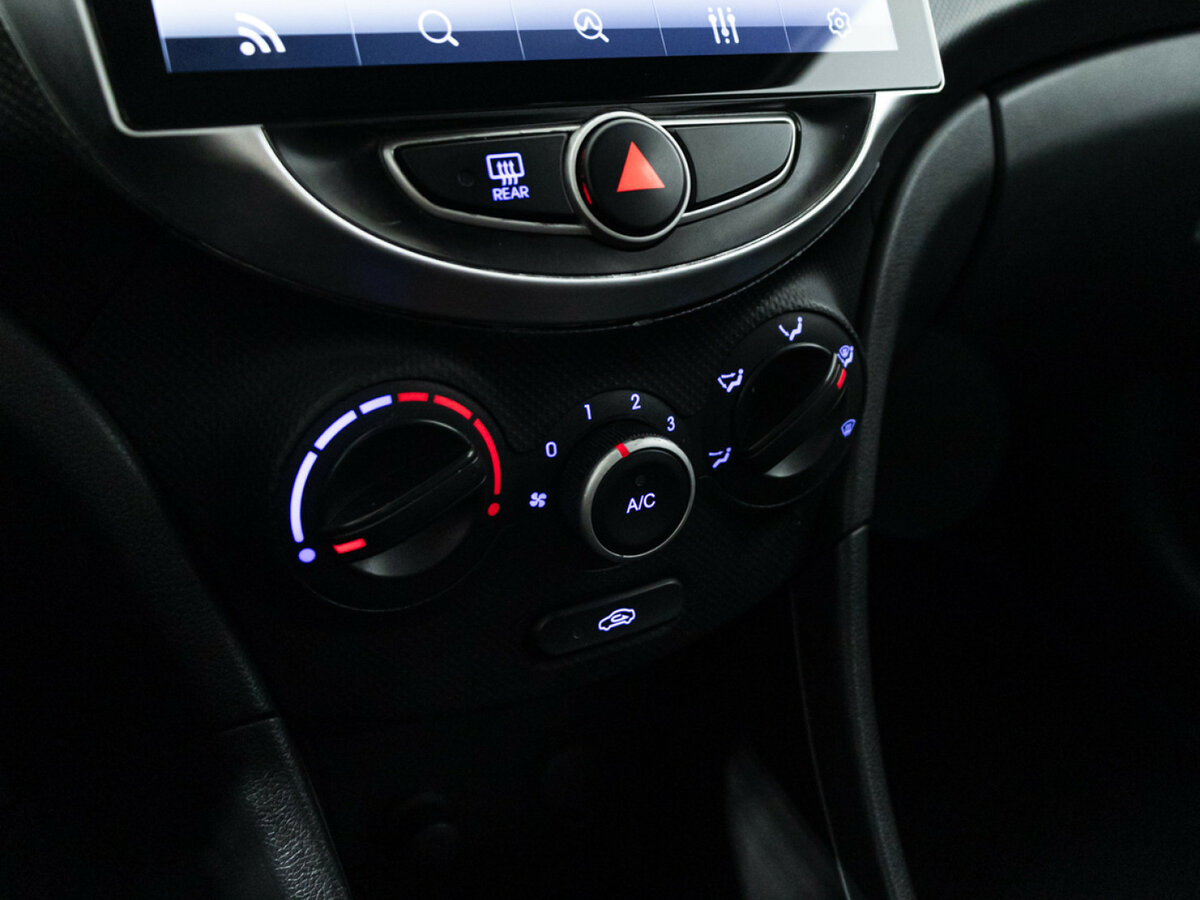 Купить Hyundai Solaris I, 2011, 141 688 км, фото №15