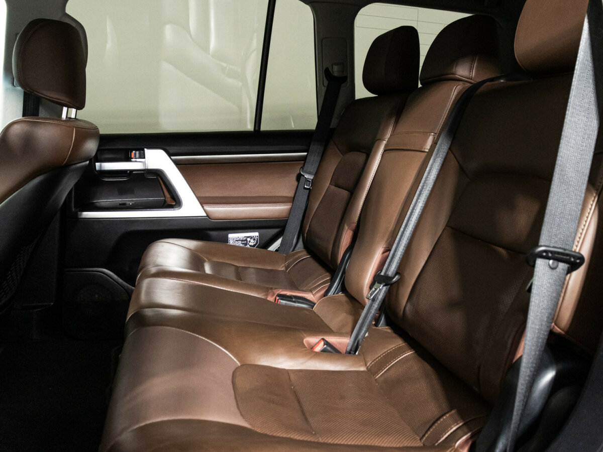 Купить Toyota Land Cruiser 200 Series Рестайлинг 2, 2017, 211 198 км, фото №8