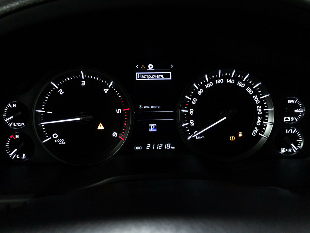 Купить Toyota Land Cruiser 200 Series Рестайлинг 2, 2017, 211 198 км, фото №10