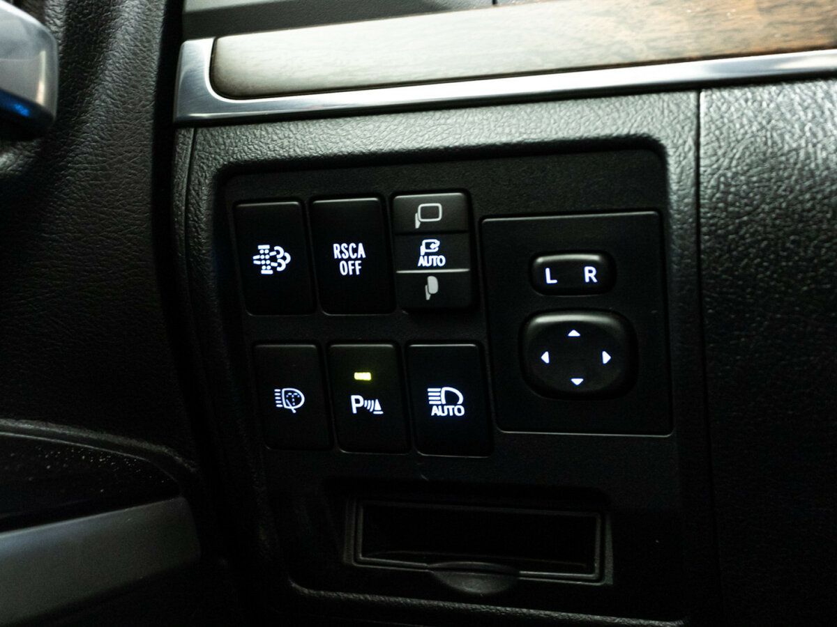 Купить Toyota Land Cruiser 200 Series Рестайлинг 2, 2017, 211 198 км, фото №20