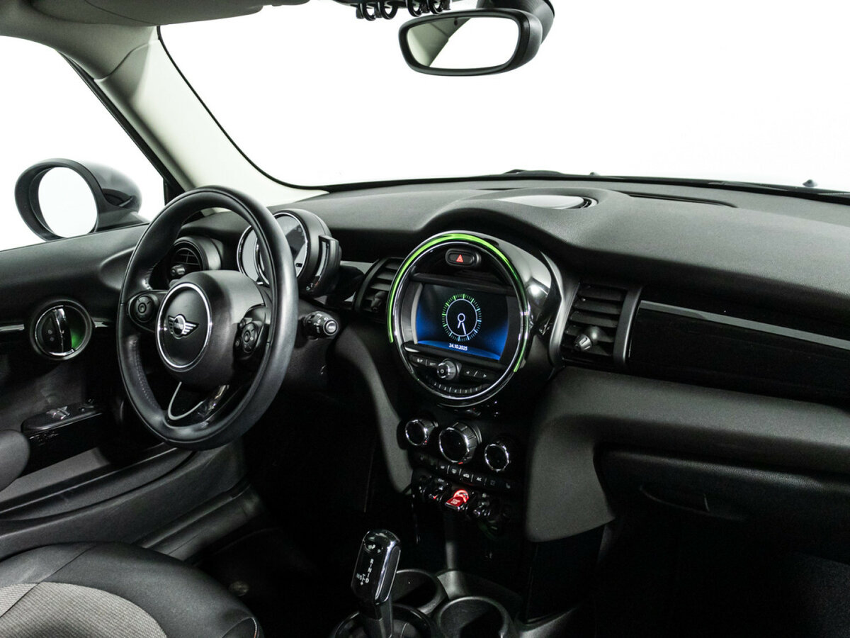 Купить Mini Hatch Cooper III (F55/F56) Рестайлинг, 2018, 70 715 км, фото №9