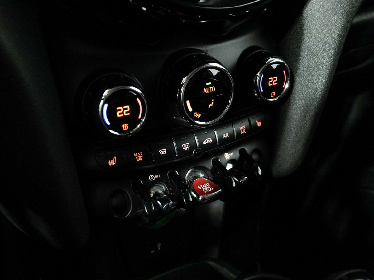 Купить Mini Hatch Cooper III (F55/F56) Рестайлинг, 2018, 70 715 км, фото №16