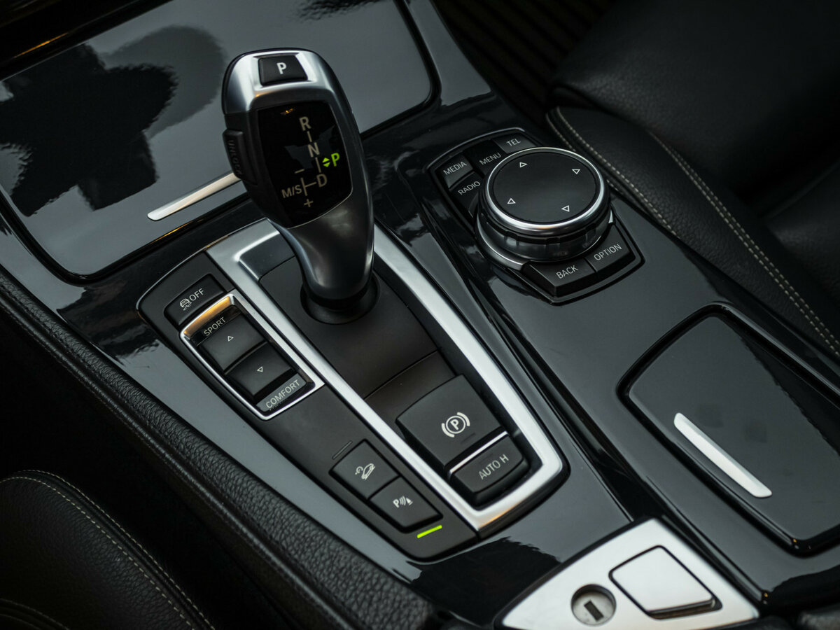 Купить BMW 5 серии 525d xDrive VI (F10/F11/F07) Рестайлинг, 2015, 130 390 км, фото №17