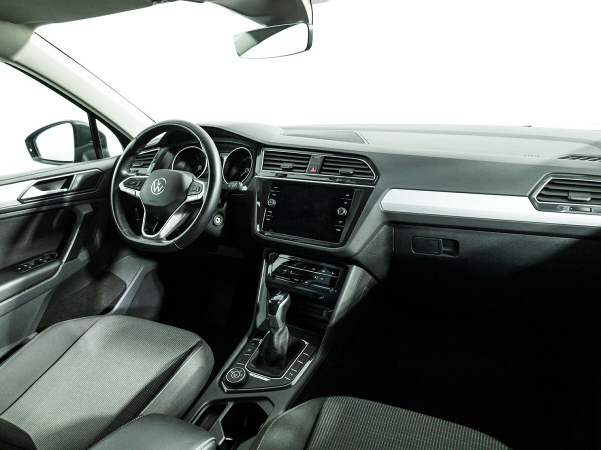 Купить Volkswagen Tiguan II Рестайлинг, 2022, 49 159 км, фото №9