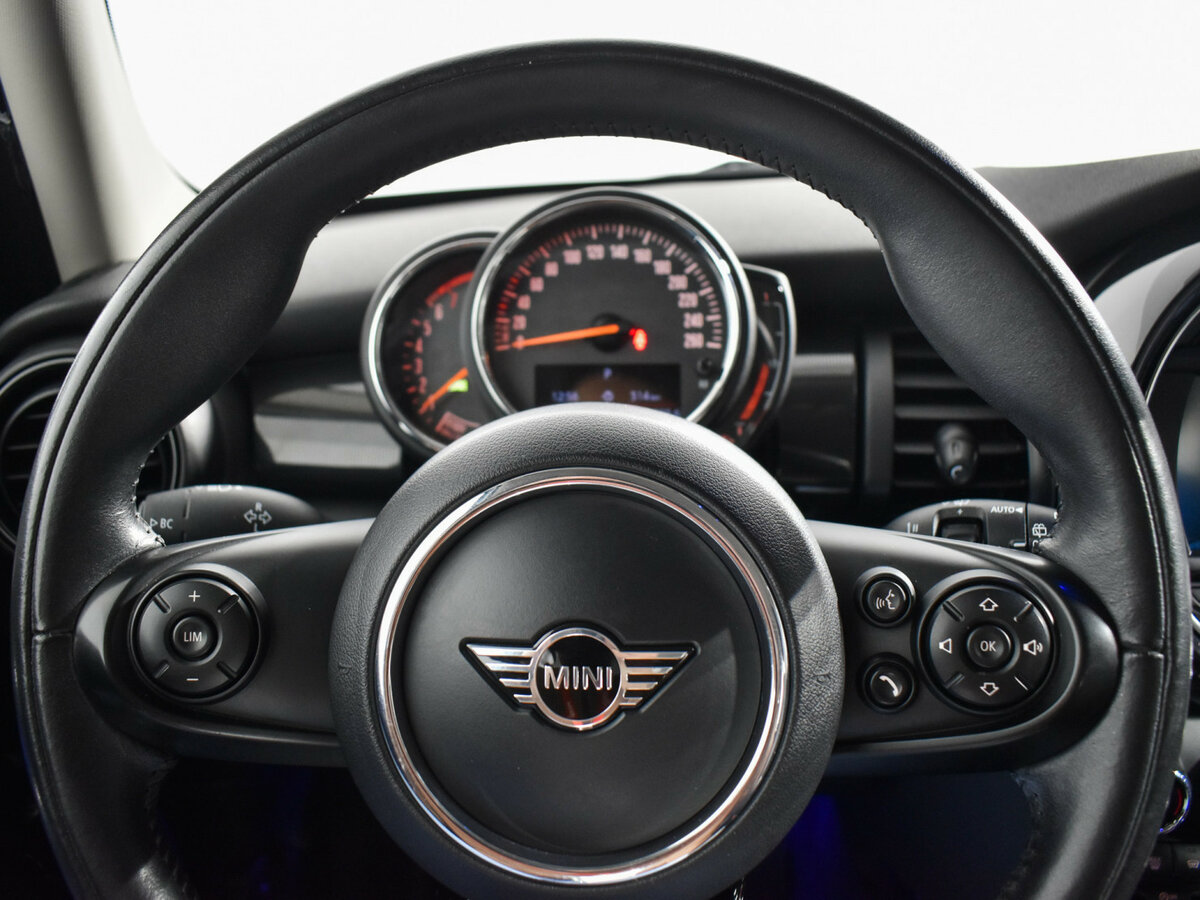 Купить Mini Hatch Cooper III (F55/F56) Рестайлинг, 2019, 56 300 км, фото №15