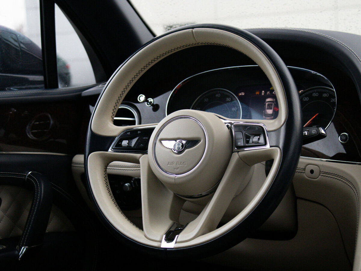 Купить Bentley Bentayga I, 2016, 143 230 км, фото №13